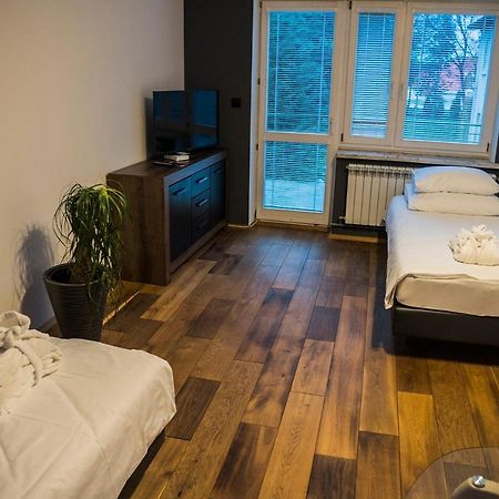 Apartamenty Korona Кросно Экстерьер фото
