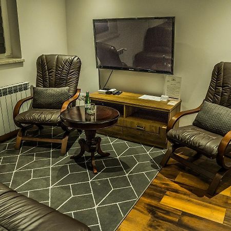 Apartamenty Korona Кросно Экстерьер фото