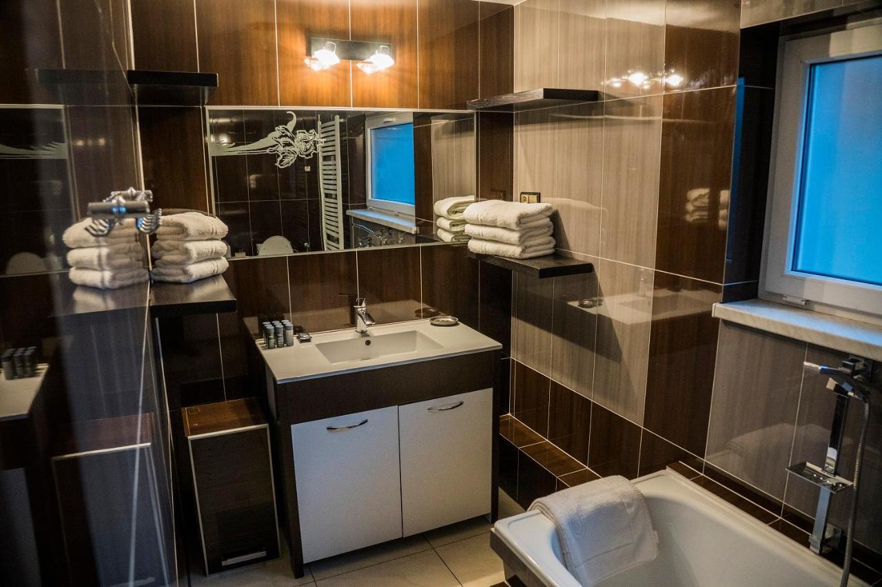 Apartamenty Korona Кросно Экстерьер фото