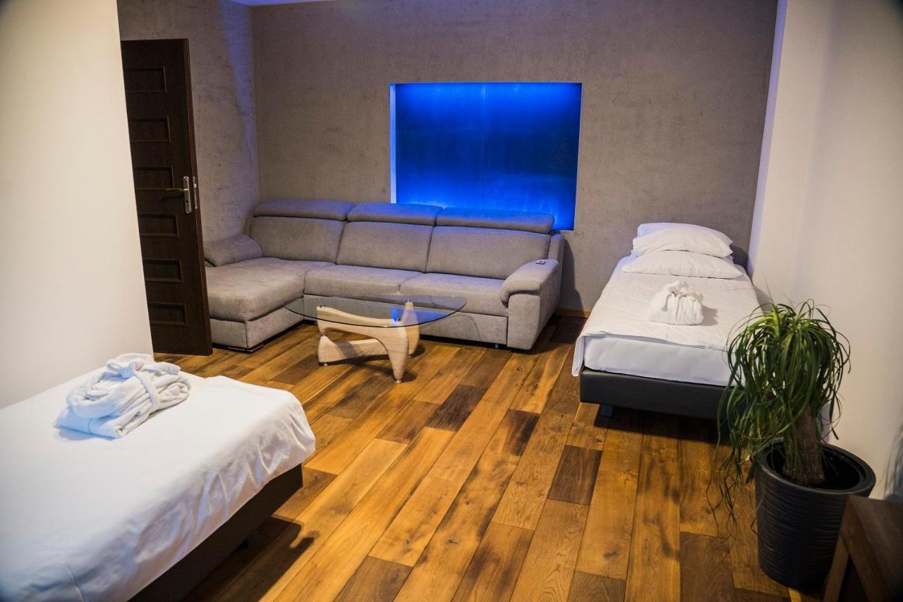 Apartamenty Korona Кросно Экстерьер фото