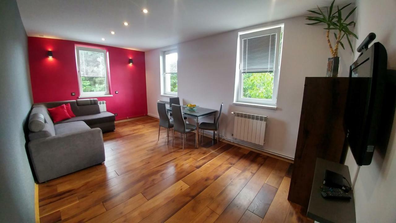 Apartamenty Korona Кросно Экстерьер фото