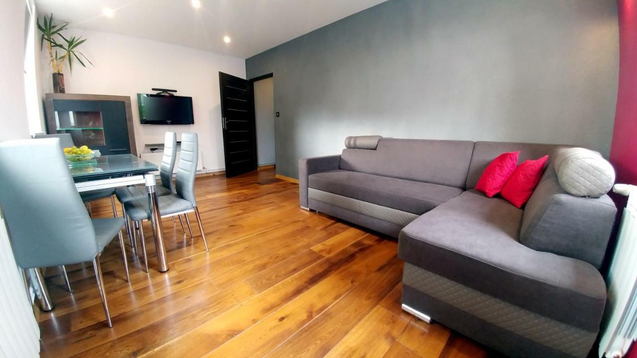 Apartamenty Korona Кросно Экстерьер фото