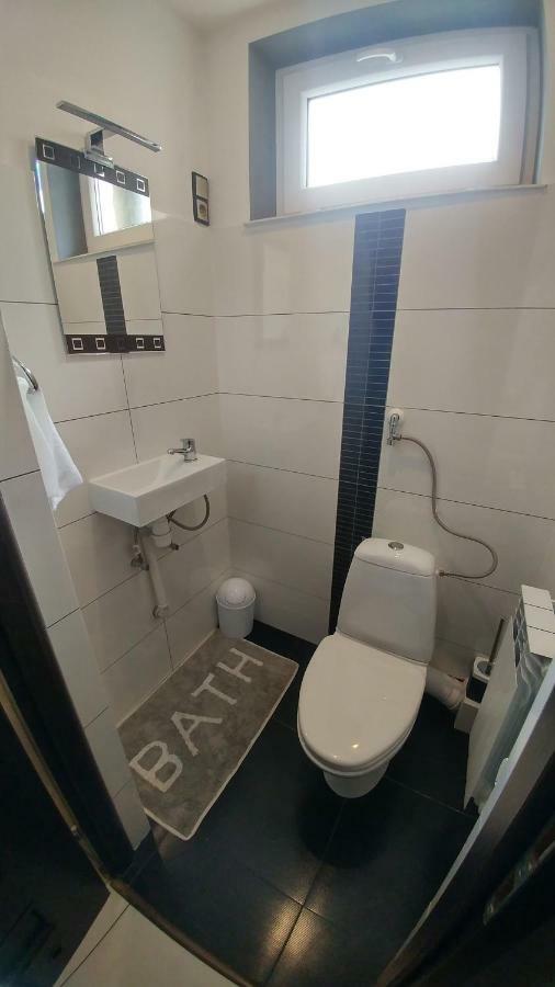 Apartamenty Korona Кросно Экстерьер фото