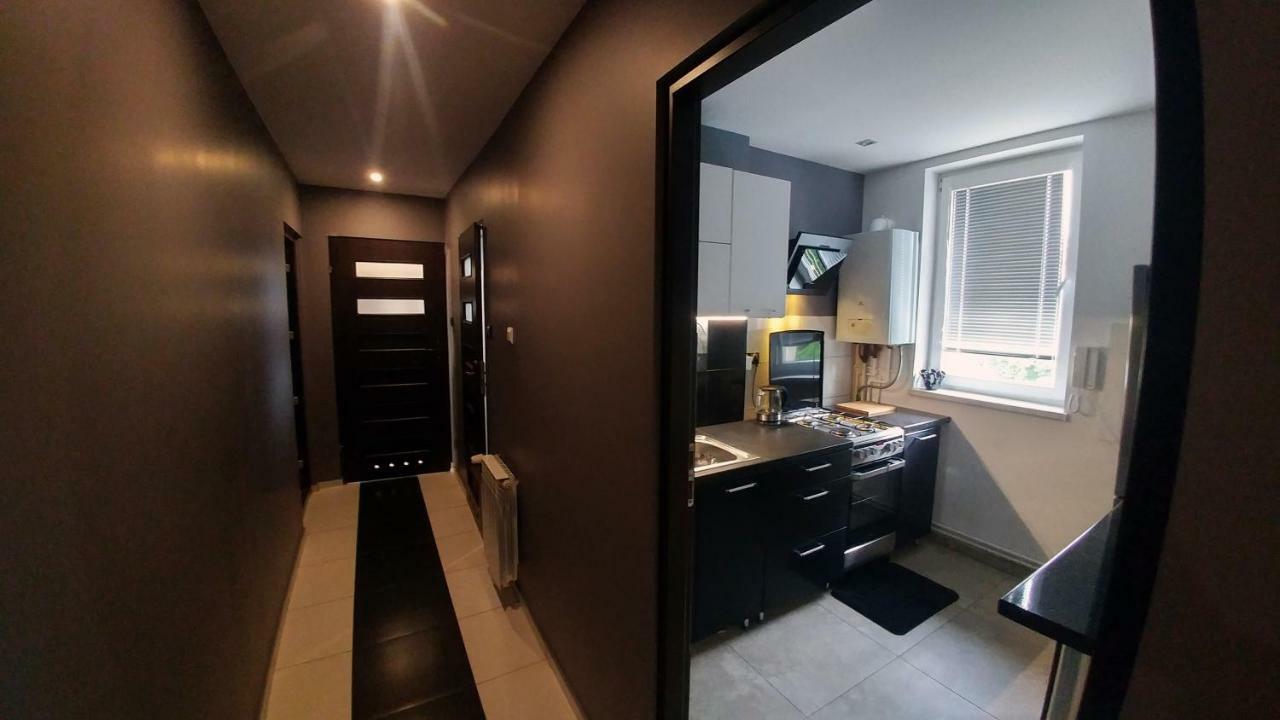 Apartamenty Korona Кросно Экстерьер фото