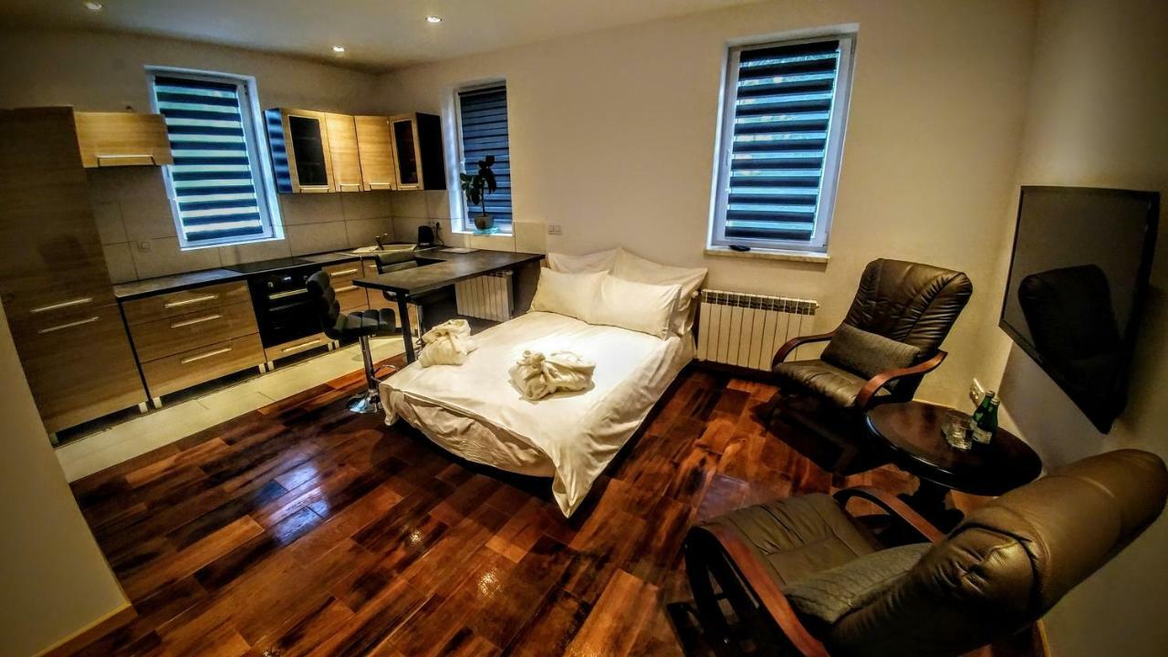 Apartamenty Korona Кросно Экстерьер фото