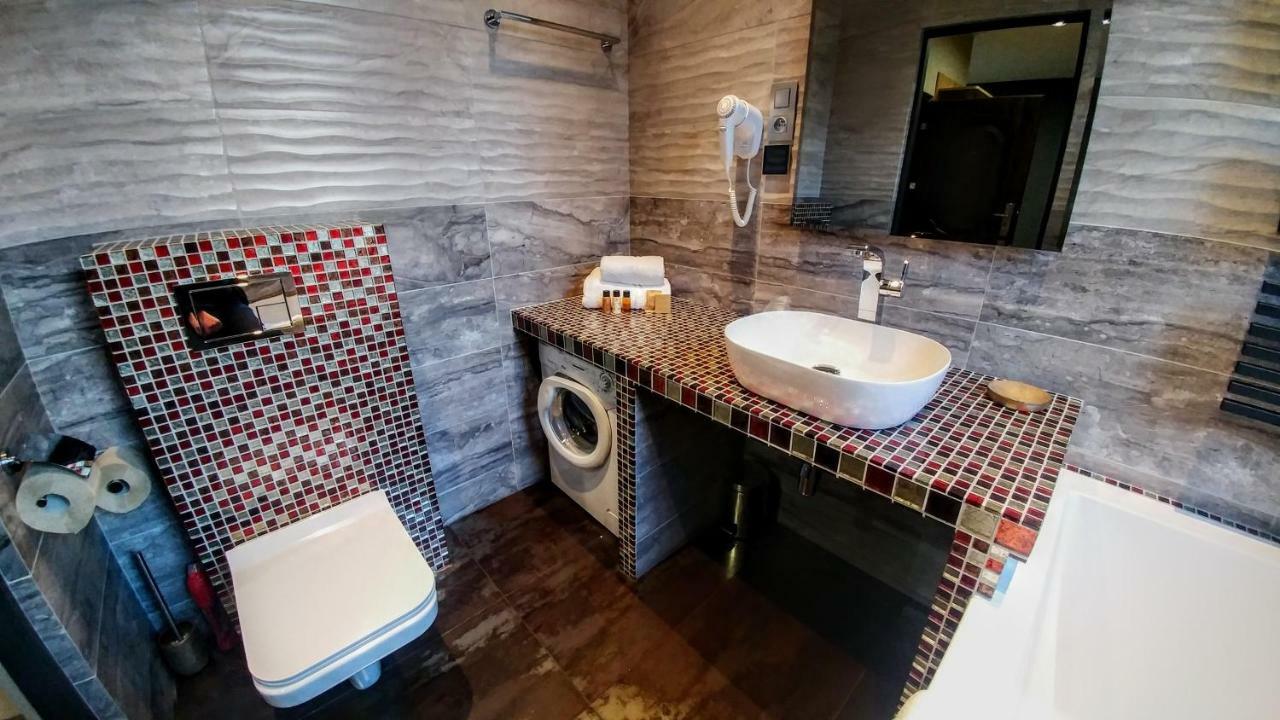 Apartamenty Korona Кросно Экстерьер фото