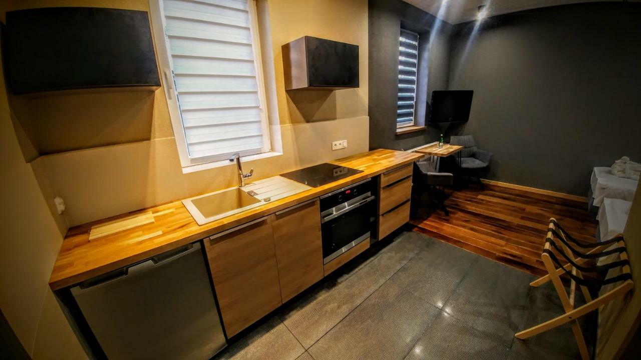 Apartamenty Korona Кросно Экстерьер фото