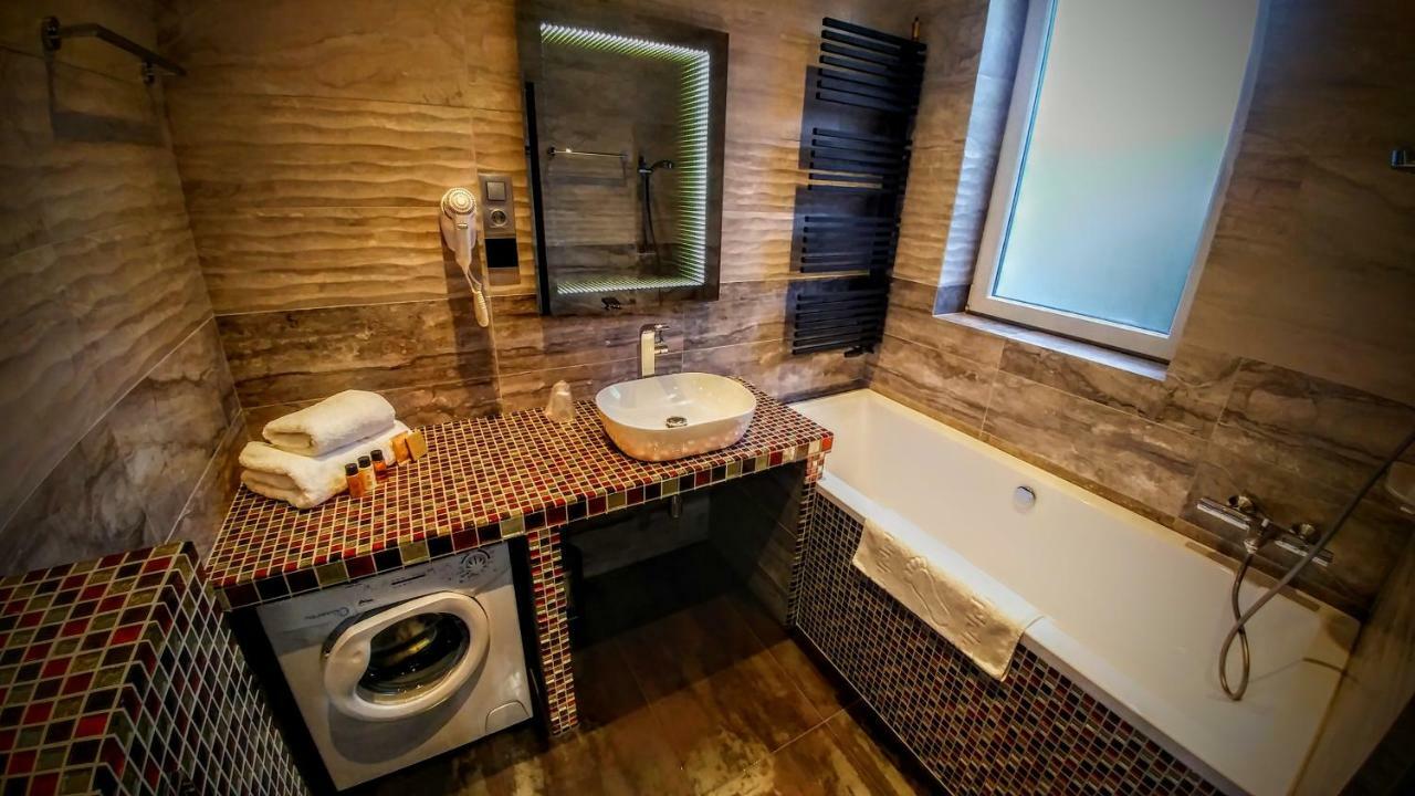 Apartamenty Korona Кросно Экстерьер фото