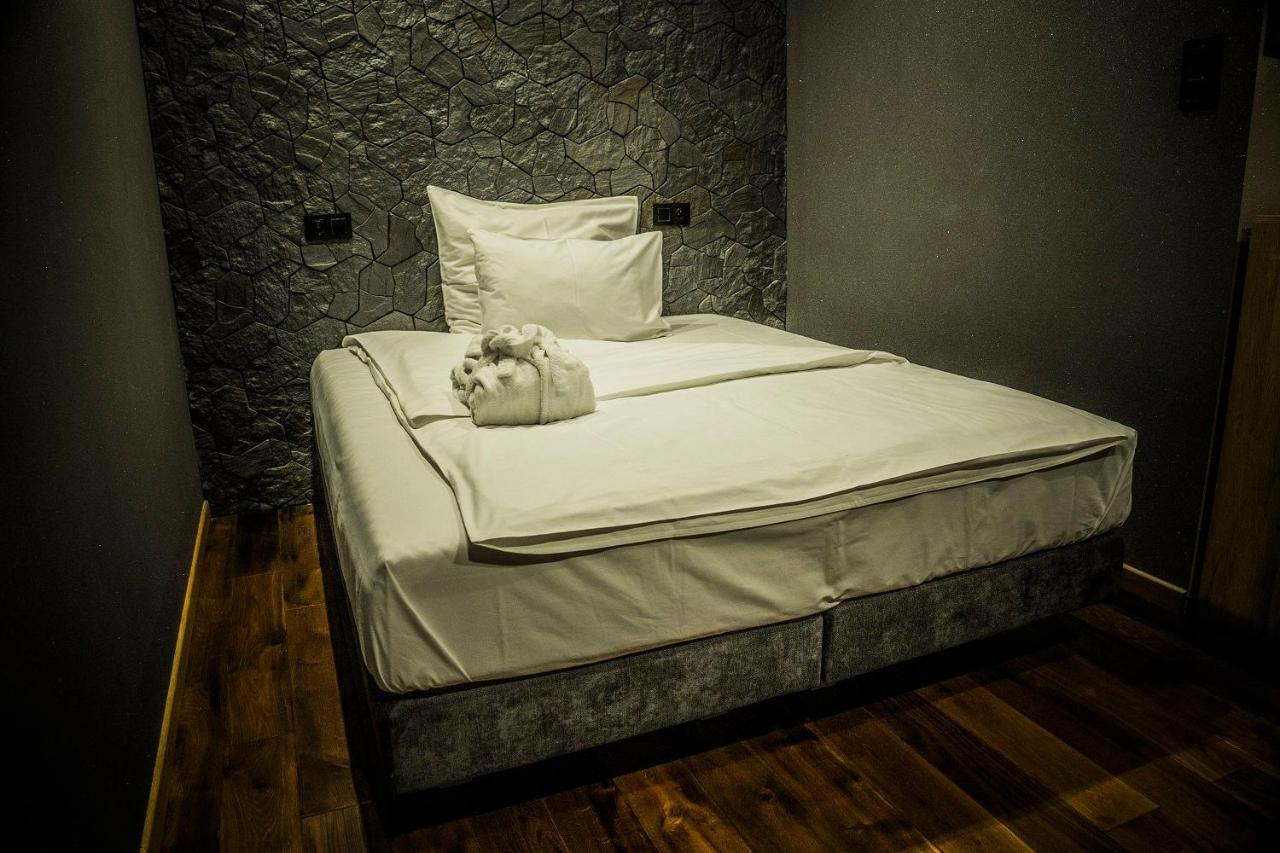 Apartamenty Korona Кросно Экстерьер фото