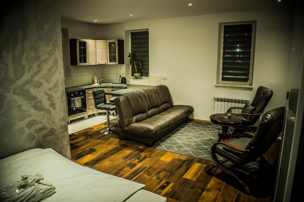 Apartamenty Korona Кросно Экстерьер фото