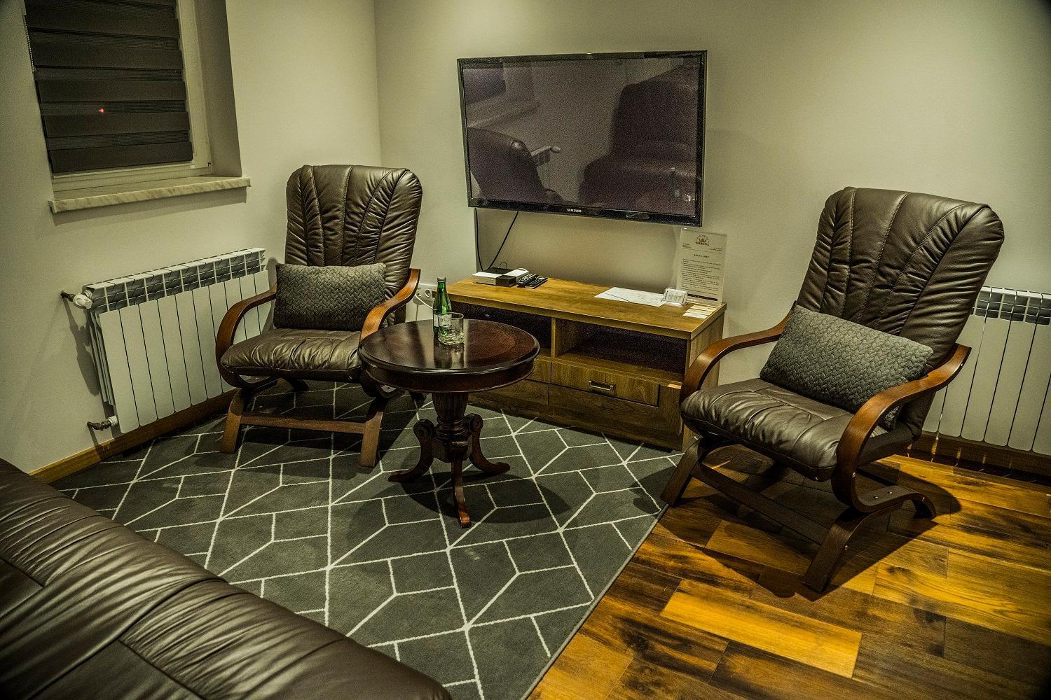 Apartamenty Korona Кросно Экстерьер фото